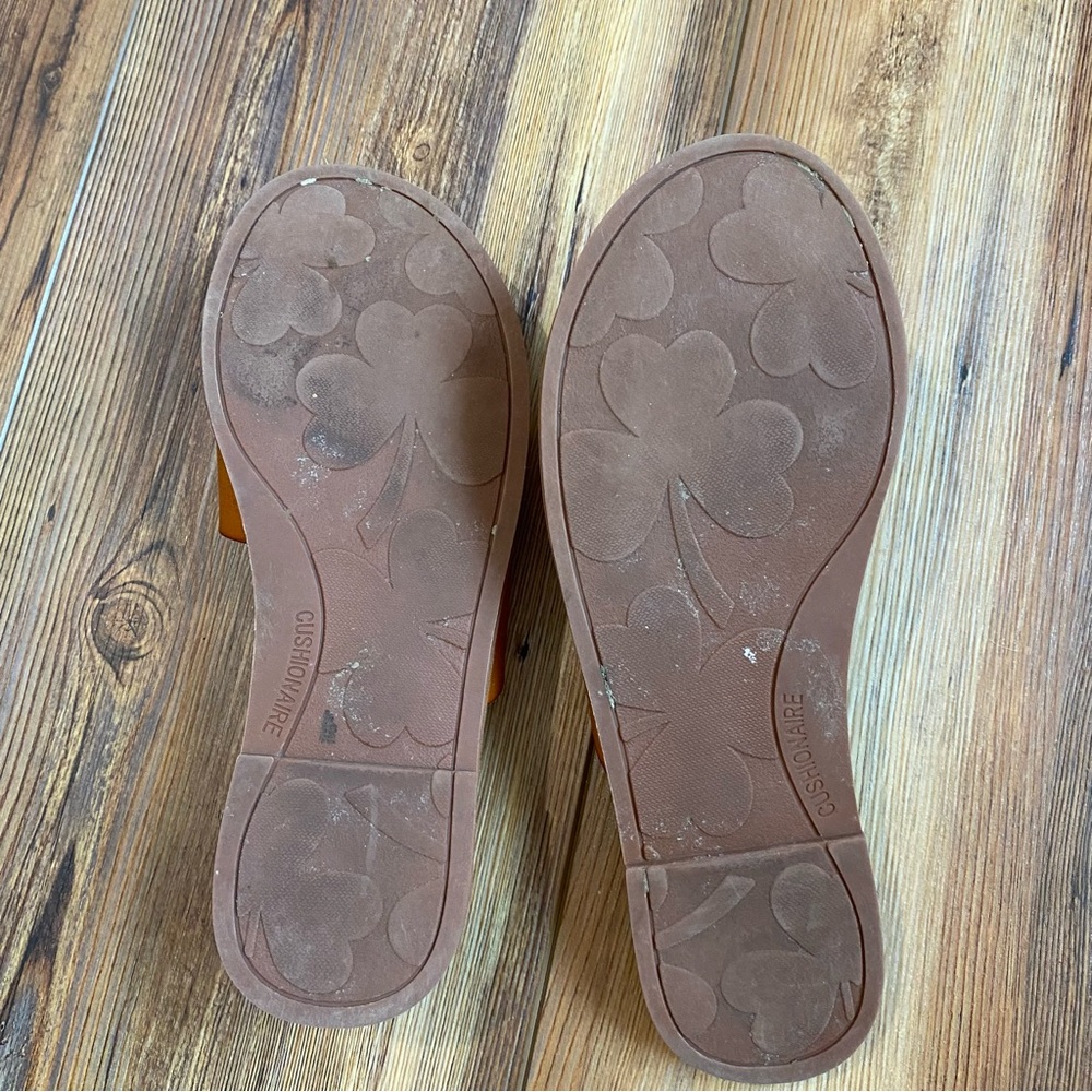 Minimalist Brown and Tan Slide Sandals - Picture 2 of 4
